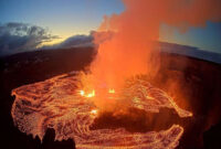 Gunung Kilauea Hawaii Meletus Semburkan Lava Ratusan Meter dan Ganggu Transportasi