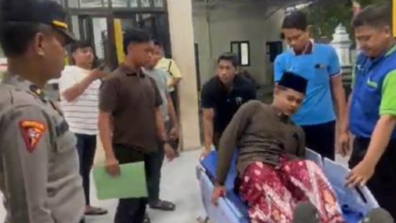 Guru Tugas di MI Sampang Dianiaya