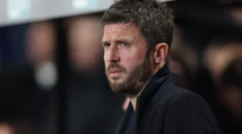 MU Masih Tahan Diri Menunjuk Pelatih Kepala Permanen Meski Carrick Bersinar