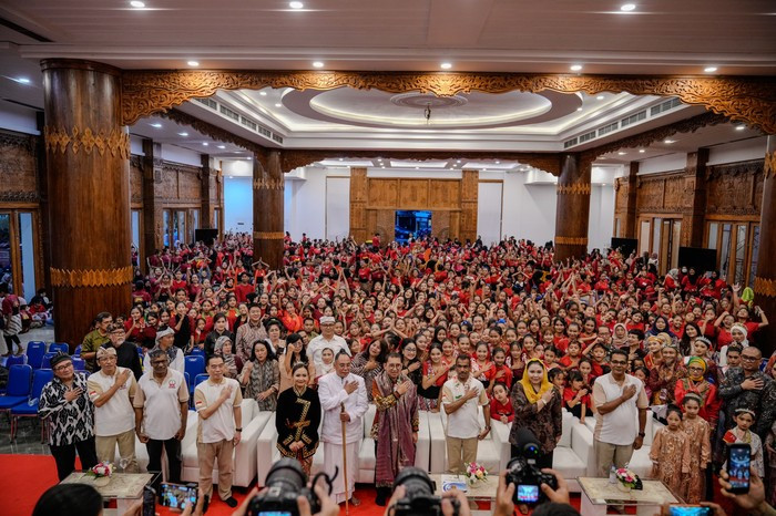 Menbud Ajak Generasi Muda Perkuat Pelestarian Budaya lewat Pelatihan 1.000 Penari
