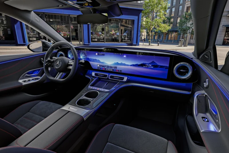 Mercedes-Benz C 400 4MATIC Listrik Tampil Mewah dengan Tenaga 489 HP